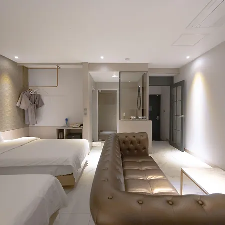 Hound Hotel Seomyeon-Beomcheon